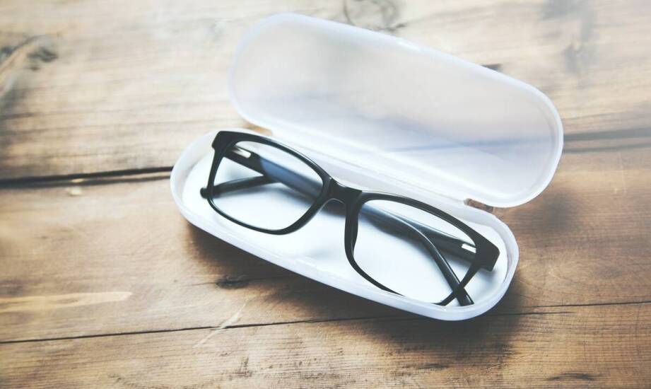 Dlaczego warto wybierać okulary z antyrefleksem podczas zakupów online?