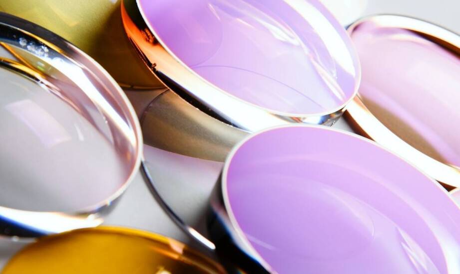 Jakie modele okularów przeciwsłonecznych są dostępne w salonie optycznym?