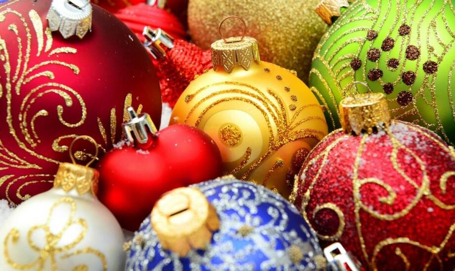 Wybór najlepszych bombek decoupage na świąteczną choinkę – poradnik