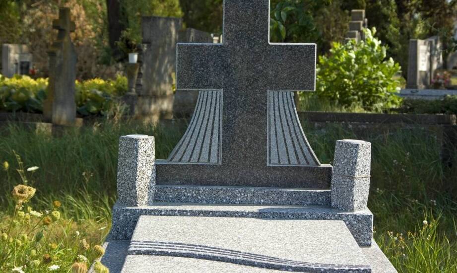 Zdjęcie w krysztale jako element dekoracyjny na pomniku: inspiracje i możliwości