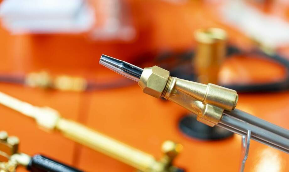 Jak powłoki fluoropolimerowe wpływają na bezpieczeństwo użytkowania sprzętu?