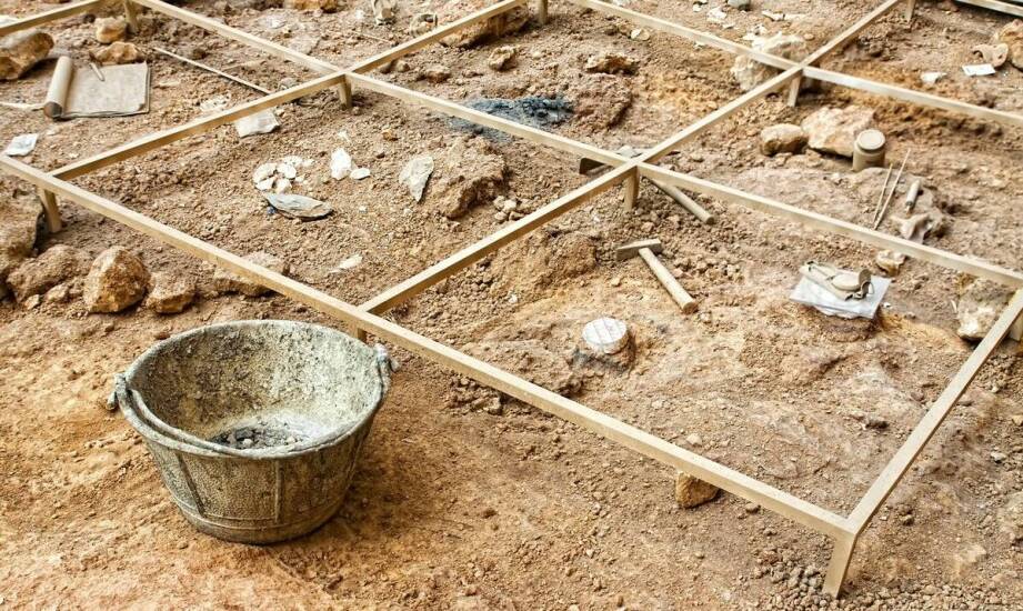 Proces zabezpieczania cennych artefaktów i miejsc historycznych