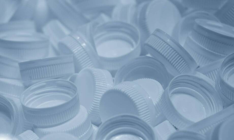 Znaczenie personalizacji nakrętek plastikowych dla butelek PET