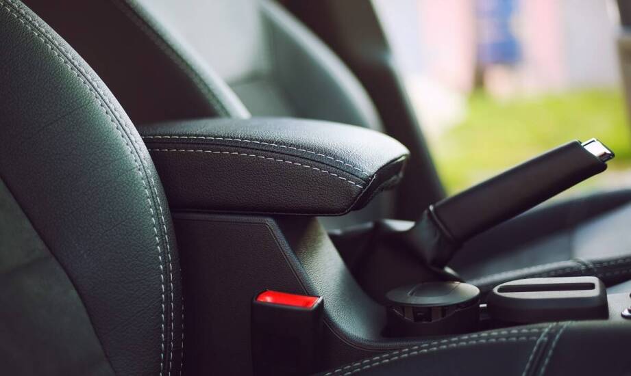 Zalety pokrowców z eko skóry w ochronie tapicerki samochodowej przed codziennymi uszkodzeniami