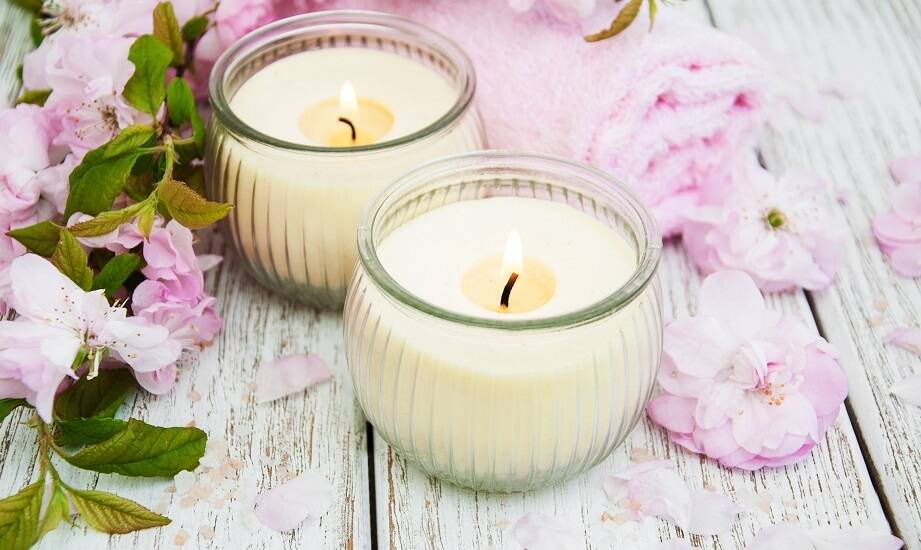 Jakie zapachy inspirowane perfumami są najpopularniejsze w świecach sojowych?