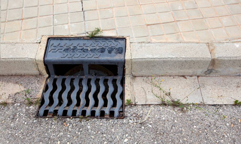 Korytka ściekowe a efektywność kosztowa systemów odwadniających