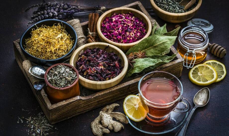 Sklep zielarski online: Jakie herbaty wspierają zdrowy tryb życia?
