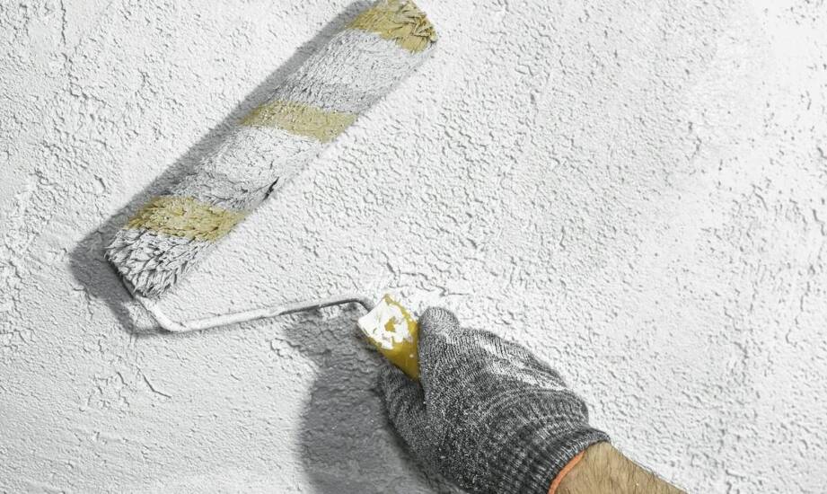 Znaczenie preparatów gruntujących w systemach dekoracyjnych do elewacji