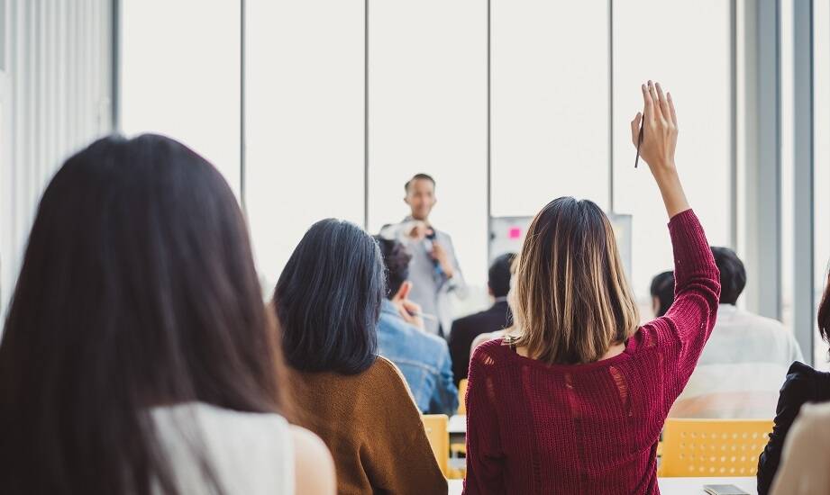 Jakie są wyzwania i korzyści studiowania kosmetologii w trybie zaocznym?