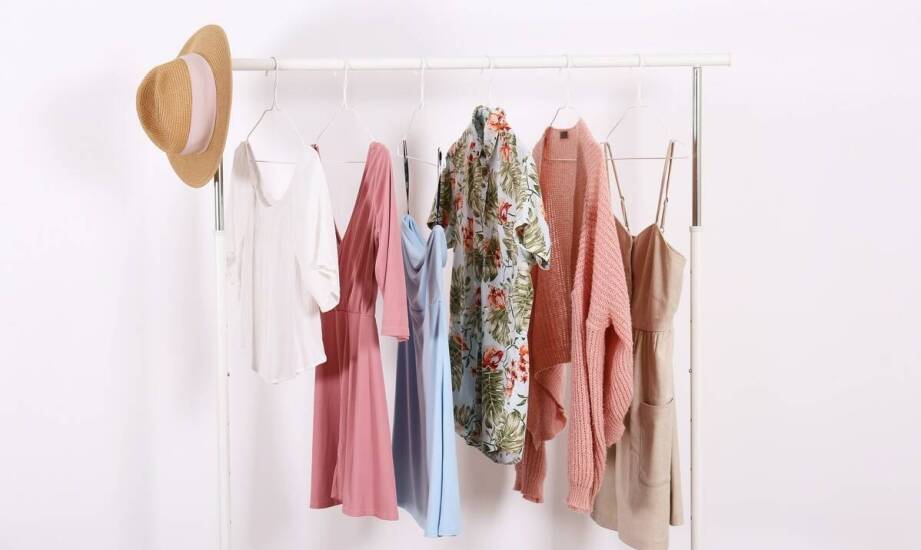 Modne sukienki w stylu slow fashion – dlaczego warto je wybrać?