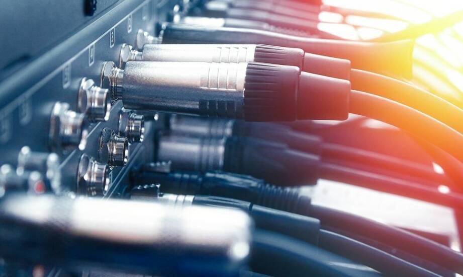 Znaczenie odpowiednich kabli głośnikowych w systemach klasy Premium
