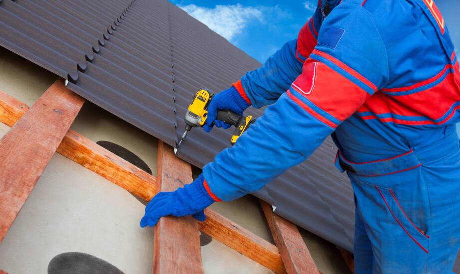 Naprawa hydroizolacji dachów – kluczowe aspekty techniczne