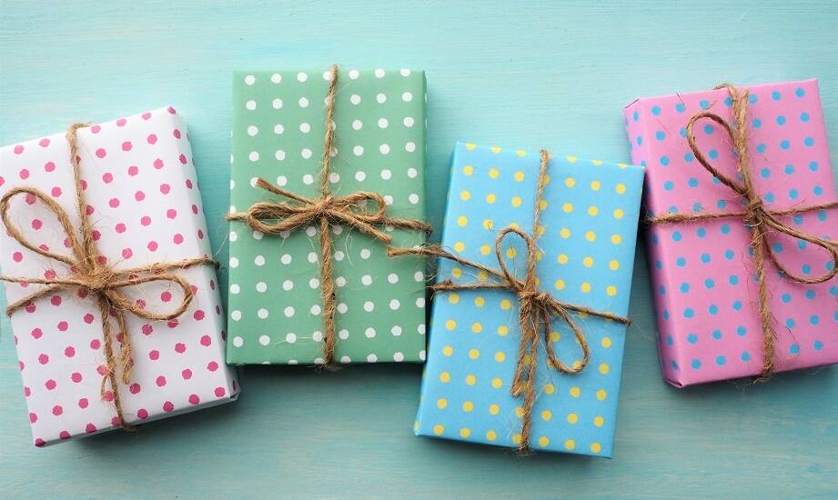 Kartoniki na prezent – jak wpływają na doświadczenie odbiorcy?