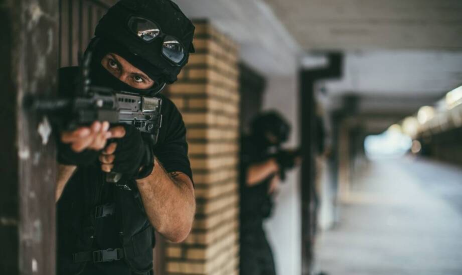 Poradnik: Jak dobrać odpowiedni rozmiar spodni wyjściowych dla policji?