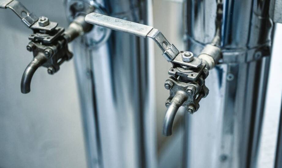 Elektrozawory wodne a ich zastosowanie w systemach klimatyzacyjnych autobusów