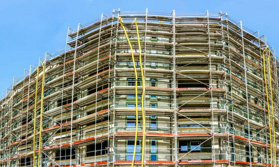 Jak wpływa jakość wykonania na trwałość rusztowań elewacyjnych?
