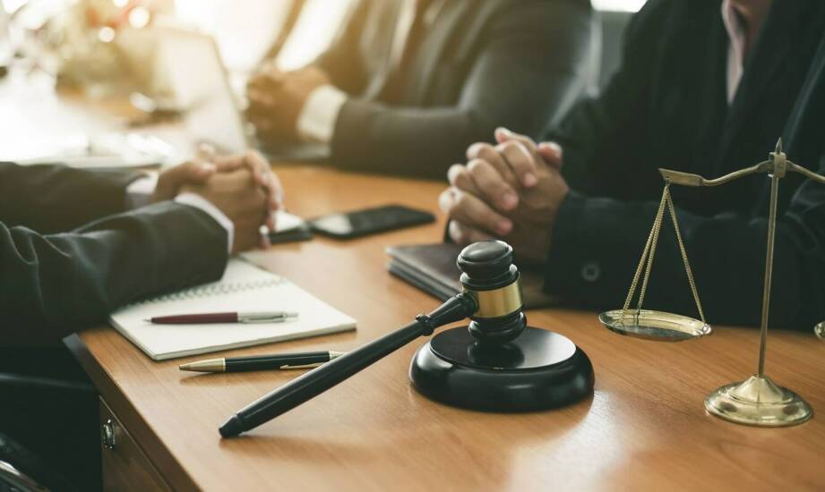 Współpraca komornika z różnymi podmiotami przy egzekucji roszczeń