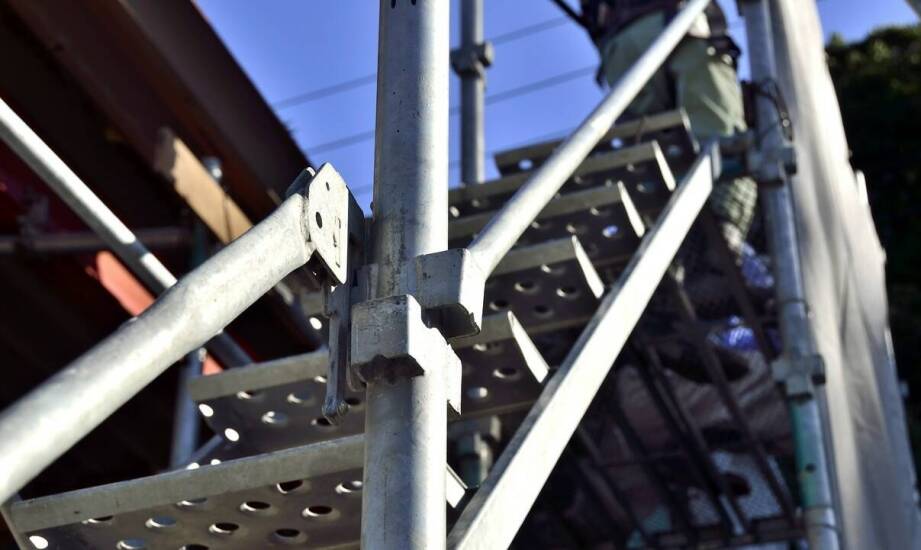 Rola rusztowań aluminiowych w modernizacji budynków