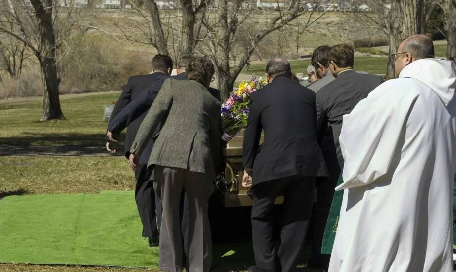 Usługi dodatkowe zakładu pogrzebowego przy organizacji ceremonii