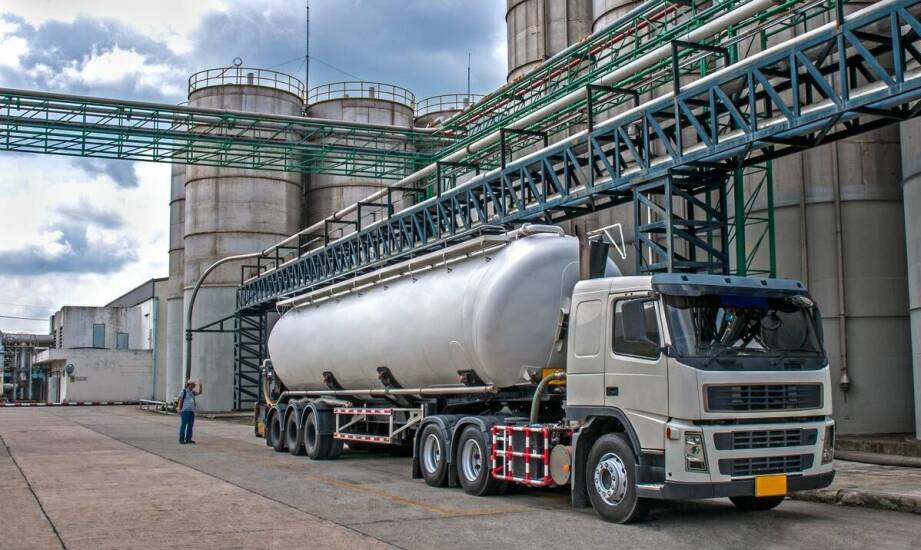 What are the key features of diesel tanks available for sale?