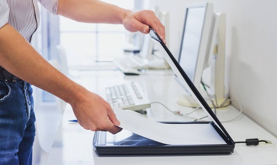 Praktyczne korzyści z profesjonalnego skanowania dokumentacji dla firm