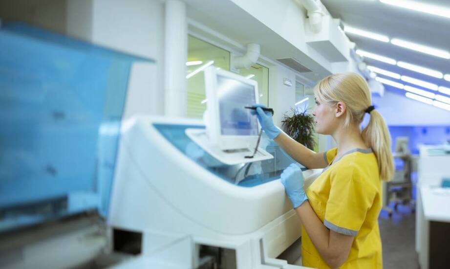 Wpływ ergonomii na projektowanie aparatury medycznej w laryngologii