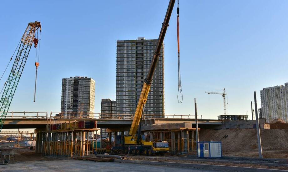 Wbijanie pali pod pomosty: rola zaawansowanej technologii prefabrykacji