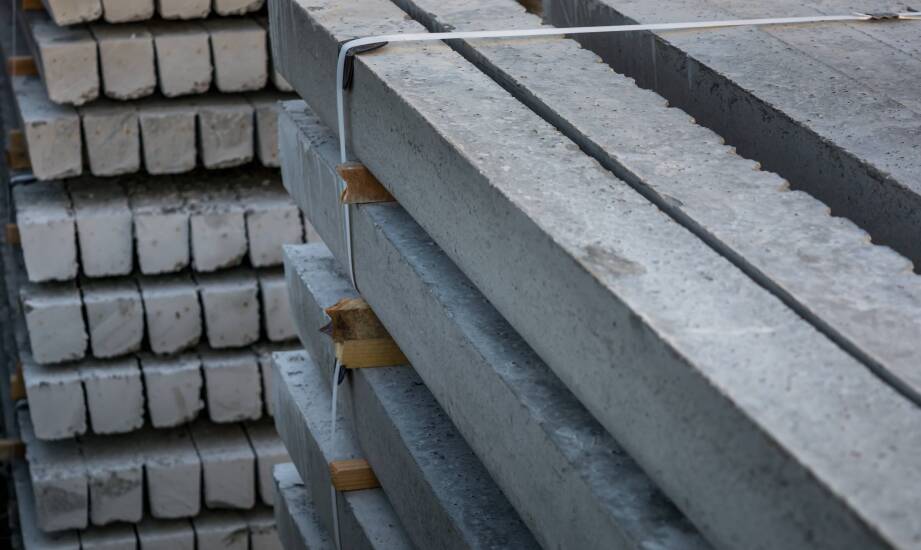 Jakie są korzyści z użycia zgrzewania tarciowego w produkcji pali dla zabezpieczeń skarp?