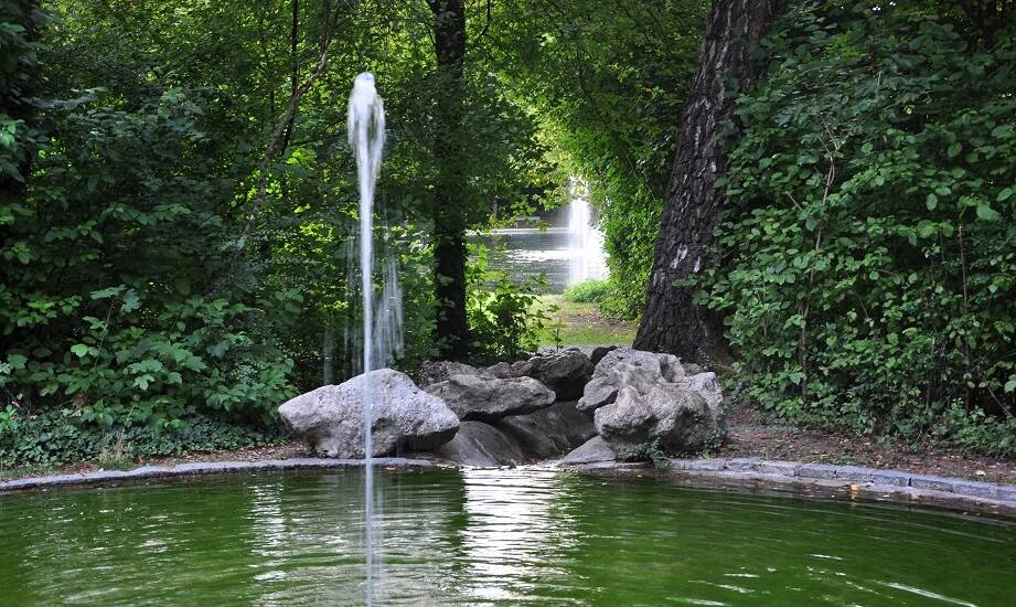 Interaktywne fontanny do stawów – nowoczesne podejście do architektury ogrodowej