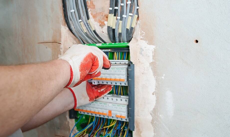 Jak z czasem zmieniają się instalacje elektryczne?
