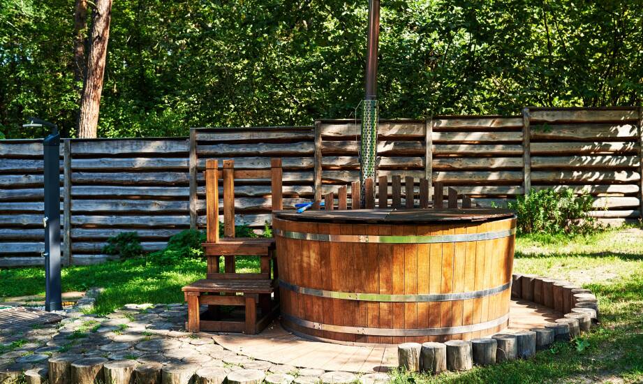 Der Vorteil eines Hottubs im Garten gegenüber traditionellen Pools – was sollte man wissen?