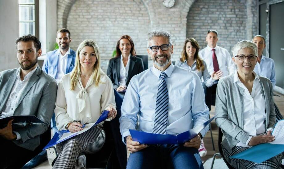 Tłumaczenia symultaniczne a różnice kulturowe – jak sobie radzić?