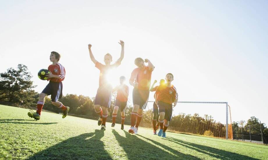 Imprezy firmowe: jakie atrakcje sportowe można włączyć w program?