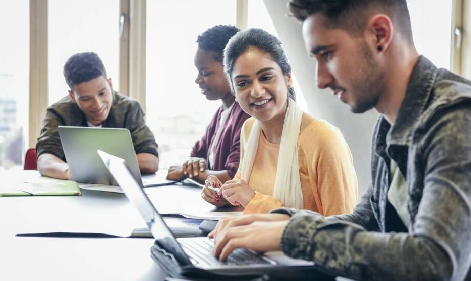Jakie są kluczowe elementy sukcesu na zdalnych studiach MBA?