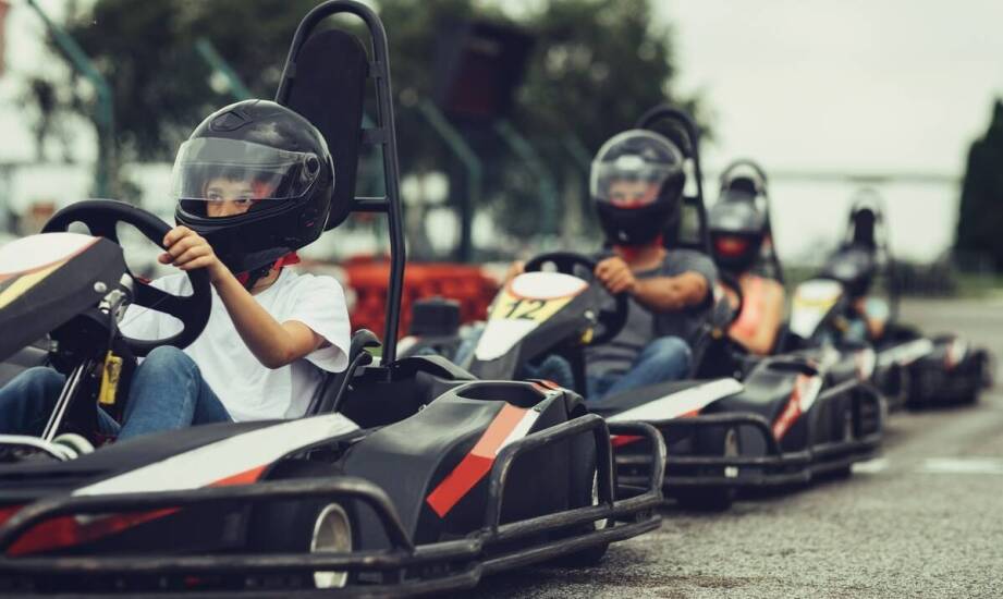 Jak bezpiecznie korzystać z gokartów podczas zawodów kartingowych?