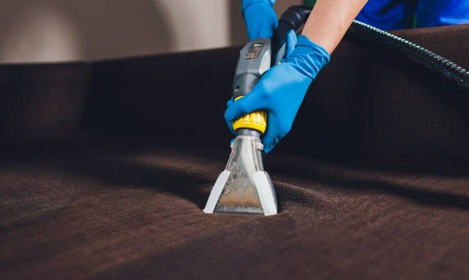 Karcher czyszczenie kanapy – jak usuwać plamy i nieprzyjemne zapachy?