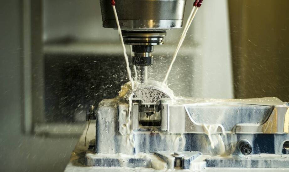 Dlaczego obróbka skrawaniem jest kluczowa w produkcji precyzyjnych narzędzi?