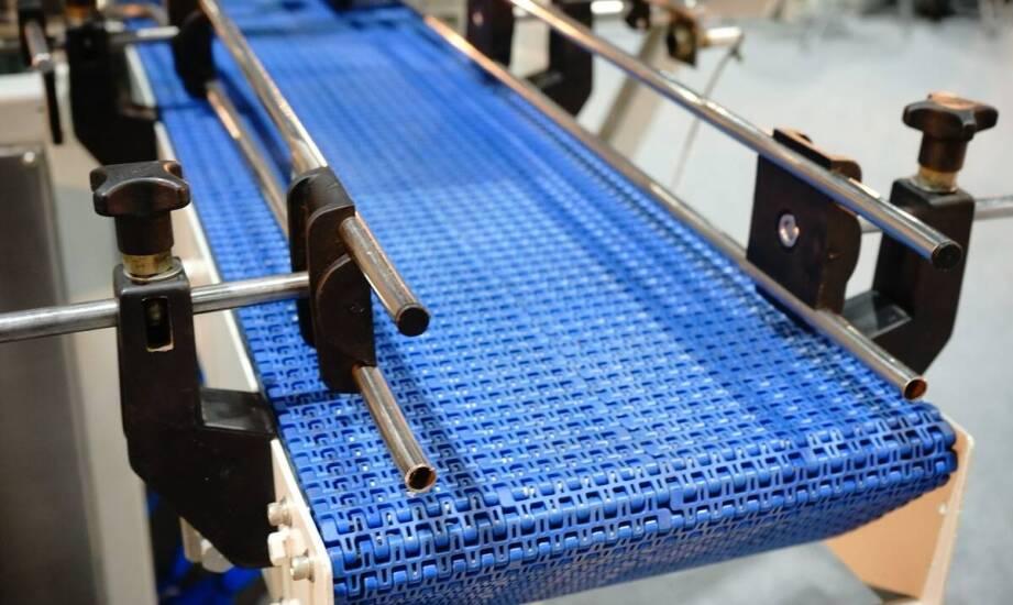 Was sind die wichtigsten Eigenschaften von abriebfesten Transportbändern?