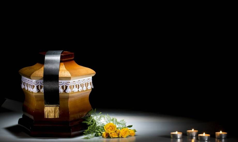 Różnorodność ceremonii pogrzebowych: tradycyjne, świeckie i z kremacją