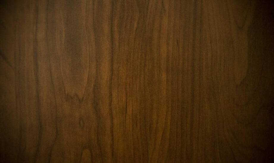 Odporność płyt laminowanych na grzyby i ogień - co warto wiedzieć?