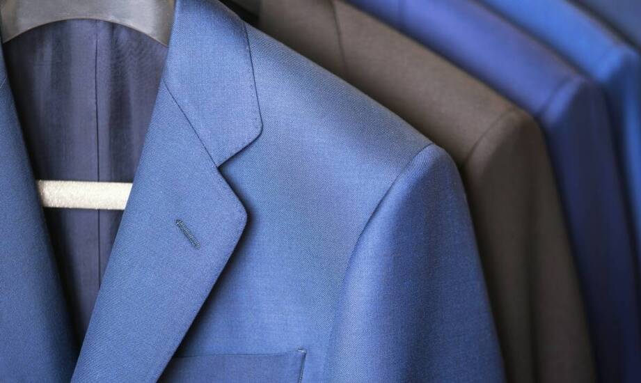 Garnitury męskie w stylu klasycznym – ponadczasowa elegancja