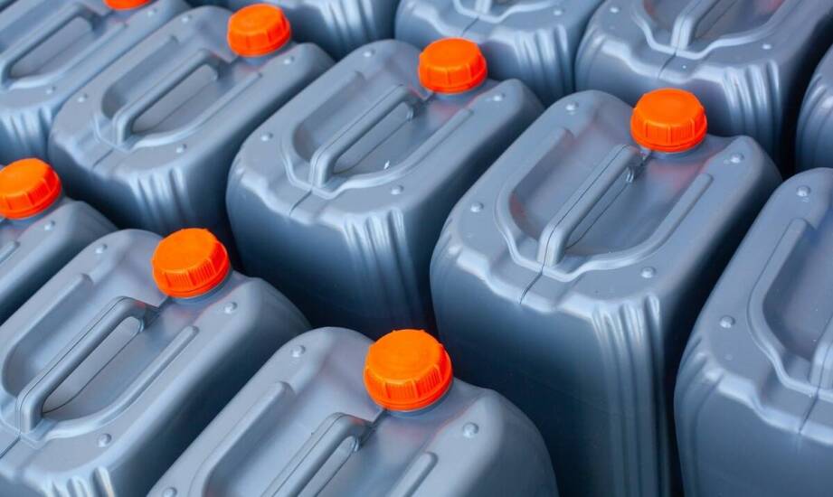 Kluczowe różnice między olejami mineralnymi a syntetycznymi w kontekście ekologii