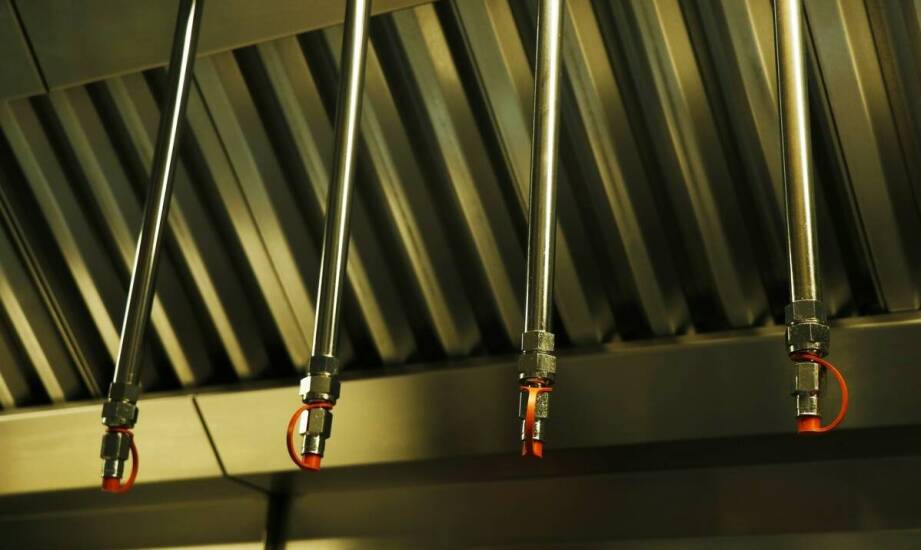 Różnorodność kształtów klap oddymiających a ich zastosowanie na klatkach schodowych