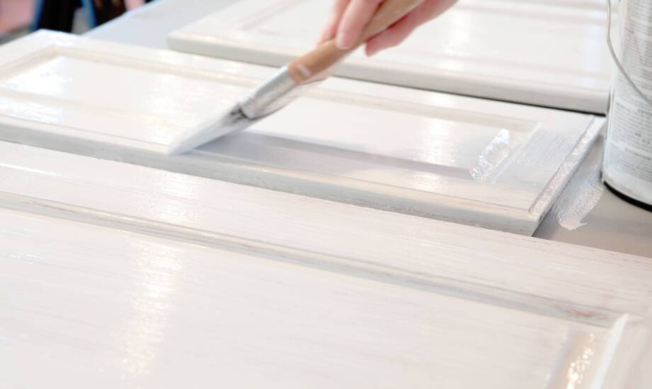 Zastosowanie nowoczesnych technik w malowaniu wyrobów z drewna