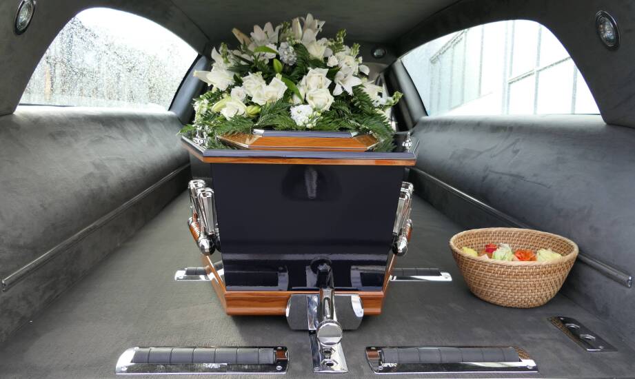 Jak wygląda proces transportu zmarłych na terenie Polski?