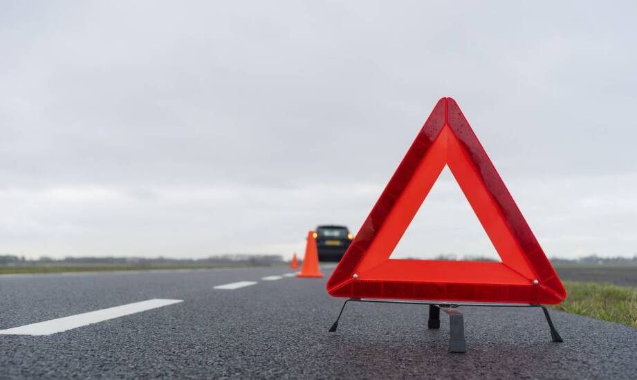 Co zrobić, gdy brakuje paliwa na trasie – pomoc drogowa w akcji