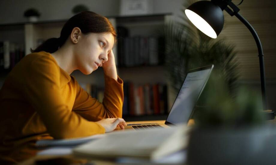 Jak psycholog online może wspierać klientów agencji detektywistycznych?