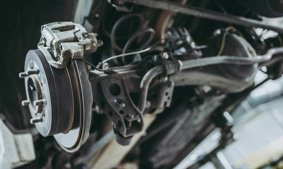 Pompy podciśnieniowe – jak wpływają na funkcjonowanie układu hamulcowego?