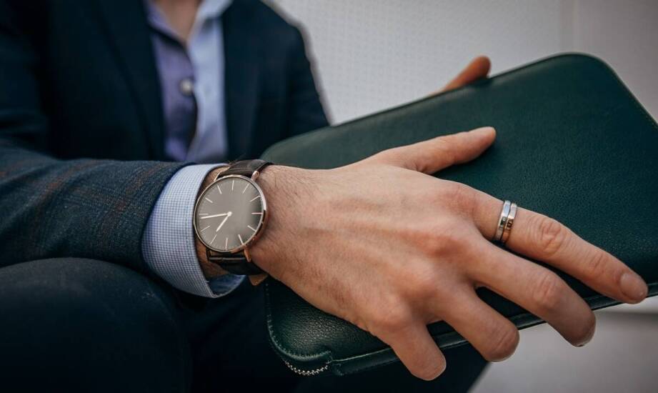 Elegancja i technologia: Zegarki dla mężczyzn ceniących styl