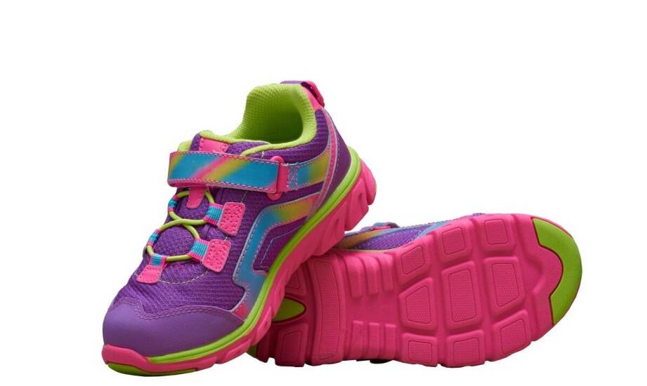 Jak wybrać dla dziecka najlepsze buty sportowe?
